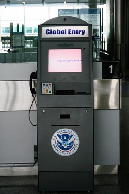 CBP moedigt reizigers aan tot voorbereiden op internationale zomer reizen
